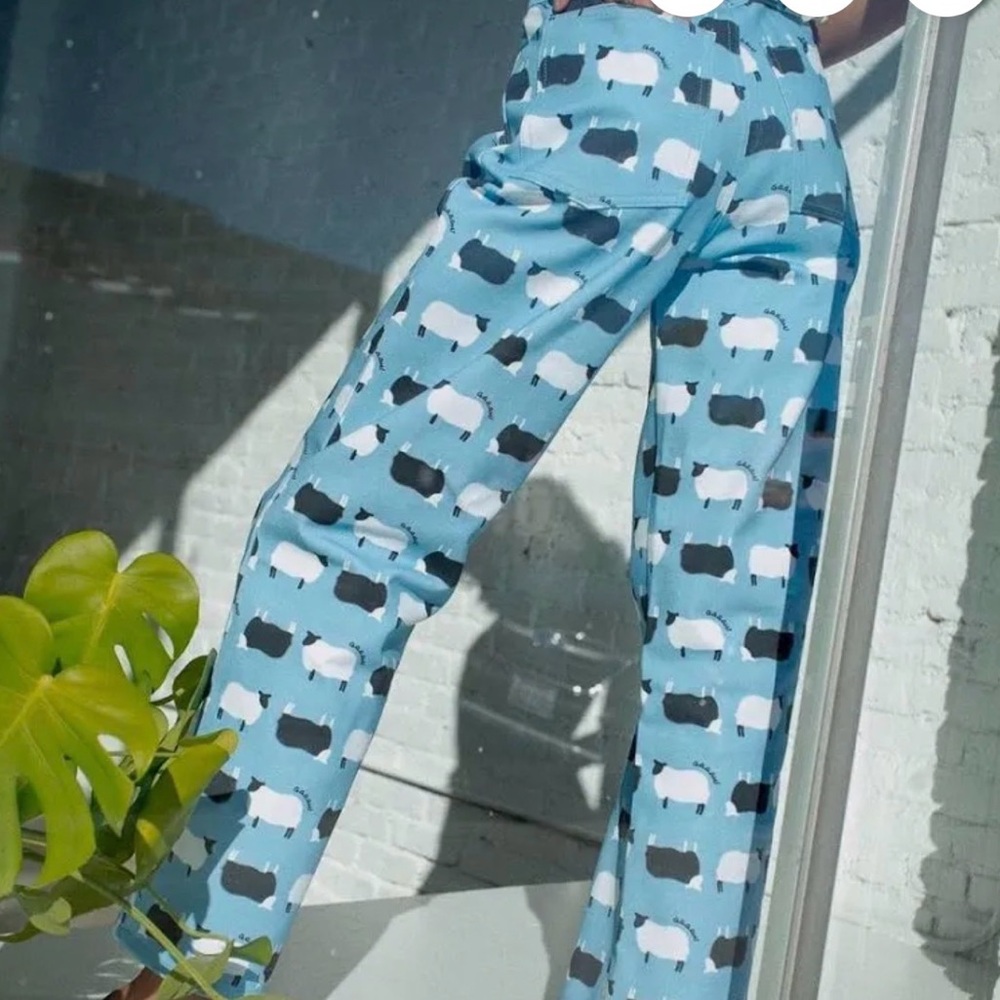 Lisa Says Gah Robyn Jean - Blue and White Sheep Print